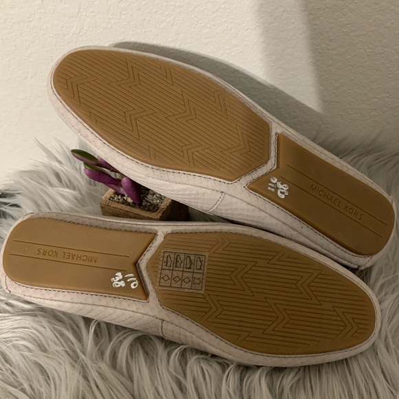 NWT Michael Kors Lillie Snake Print Leather Flats - Picture 4 of 5